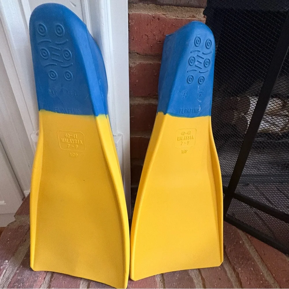 New! Full Foot Pocket Yellow and Blue Swim Fins, Medium, Size 7-9 - Picture 4 of 8